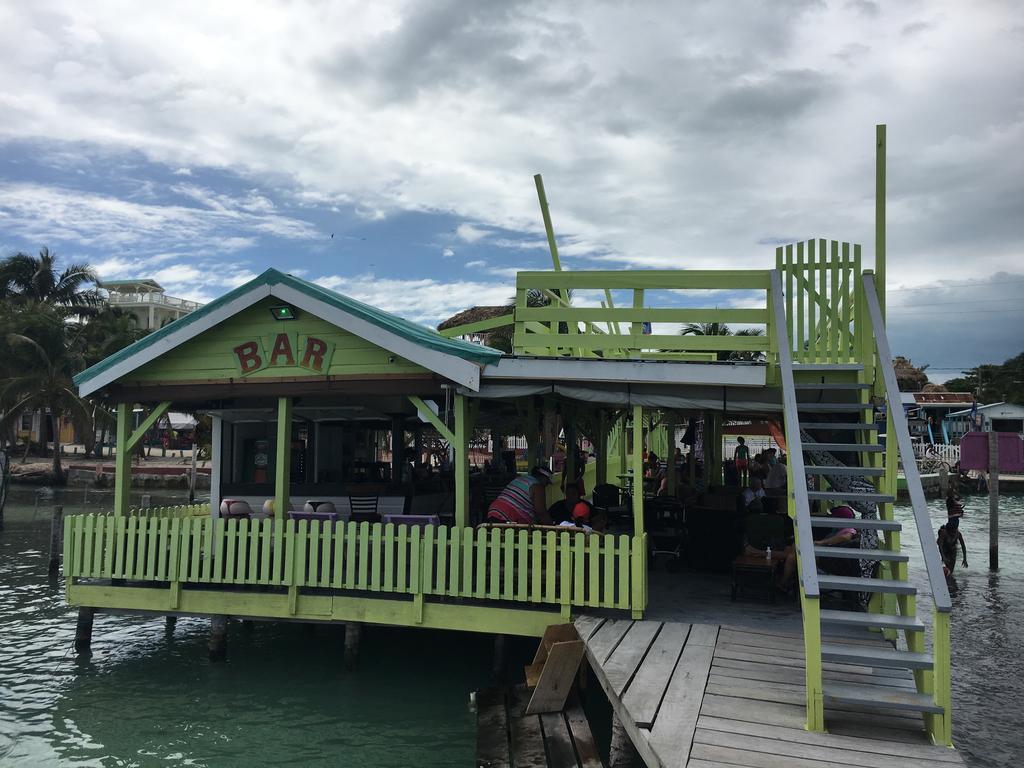 Mara'S Place Hotel Caye Caulker ภายนอก รูปภาพ