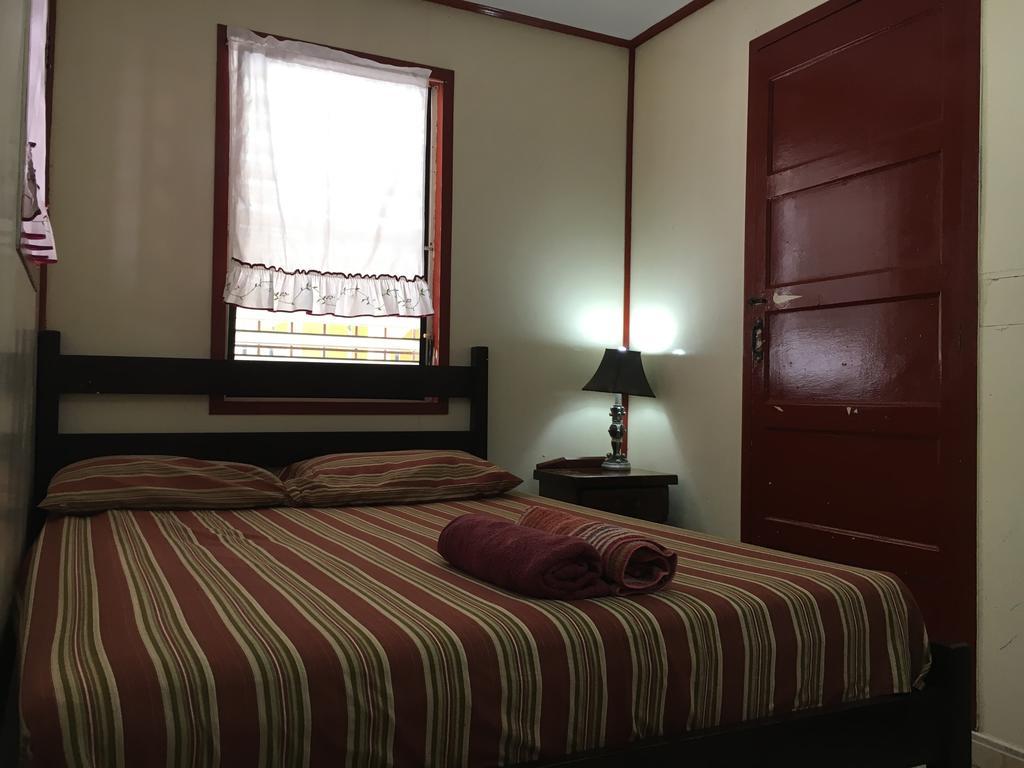 Mara'S Place Hotel Caye Caulker ภายนอก รูปภาพ