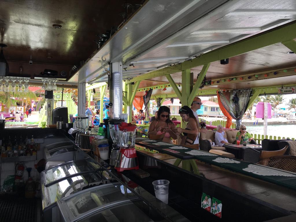 Mara'S Place Hotel Caye Caulker ภายนอก รูปภาพ